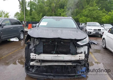 2021 Toyota Highlander Xle z USA, uszkodzony, nr VIN 5TDGZRAH2MS056134